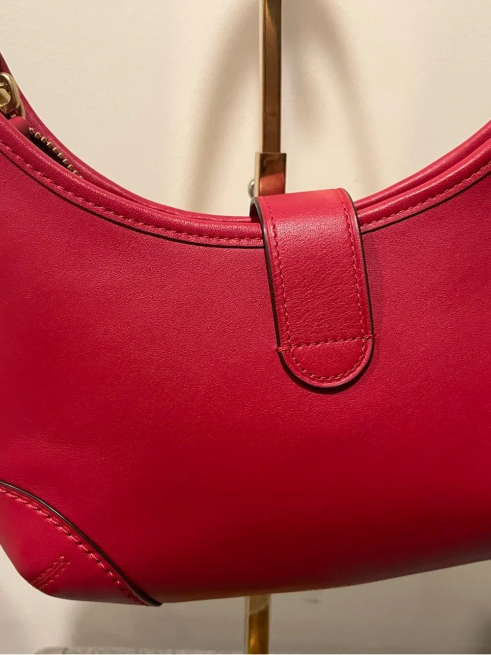 Coach Hampton - Picture 7 of 8